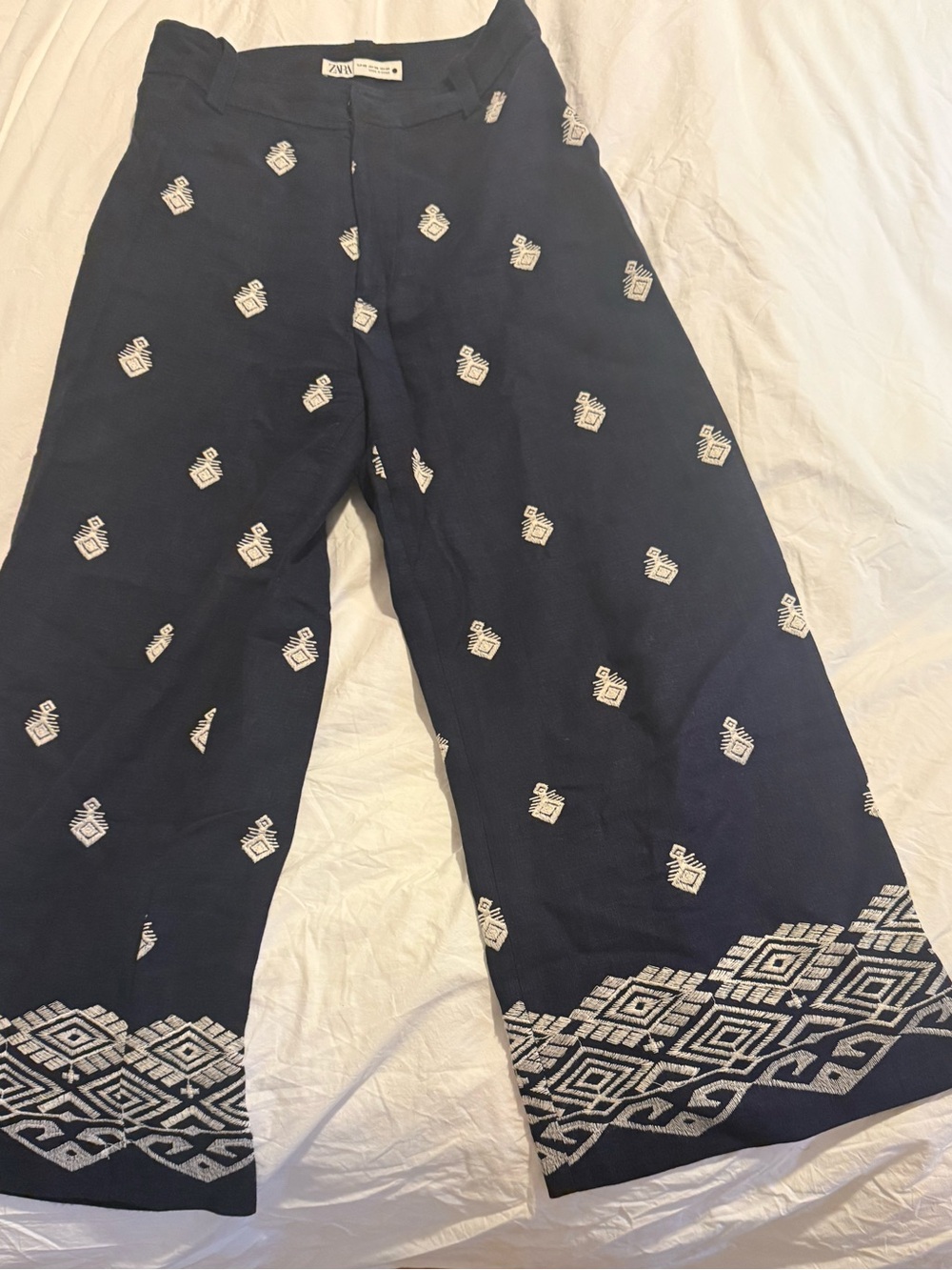 Zara navy and ivory embroidered linen pants - size XS - so cute